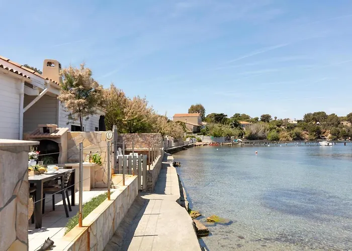 La Roche, Cabanon Cosy Les Pieds Dans L'Eau Avec Vue Exceptionnelle